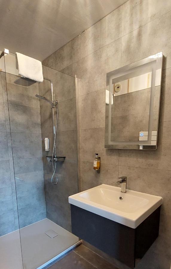 Logis Le Prieure Otel Locronan Dış mekan fotoğraf