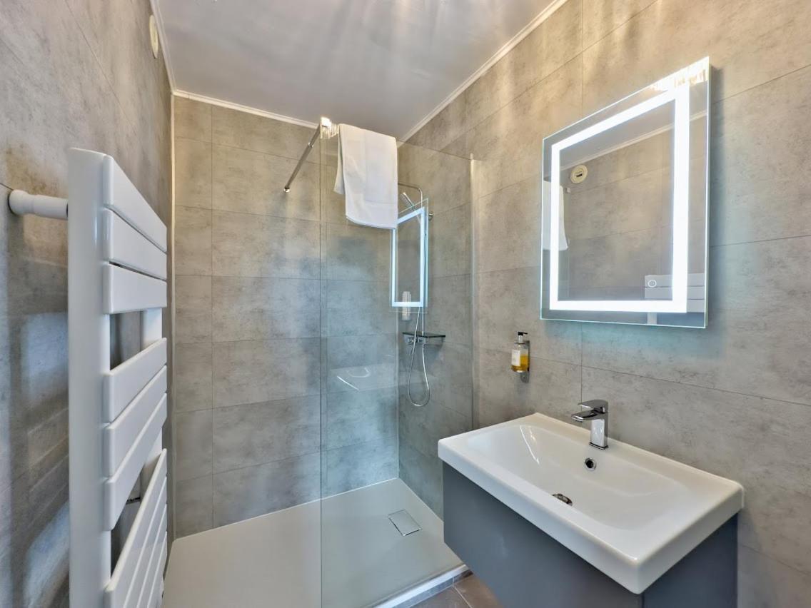 Logis Le Prieure Otel Locronan Dış mekan fotoğraf