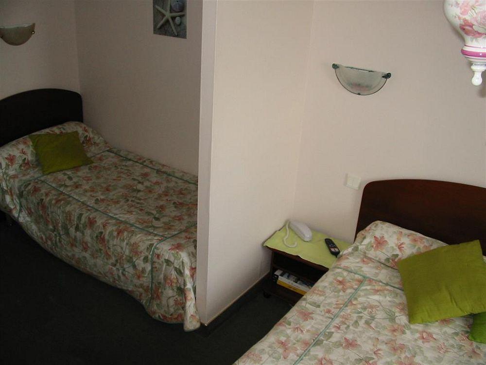 Logis Le Prieure Otel Locronan Dış mekan fotoğraf